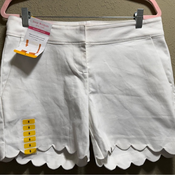 Isaac Mizrahi White High Waist Scalloped Hem Shorts - Picture 1 of 4